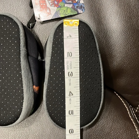 NWT MARVEL Kids Avengers Slippers size S/5-6. Capt. American, Iron Man, Hulk - Picture 6 of 9